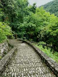 徒步安山古道，撞進十九峰風景裡～