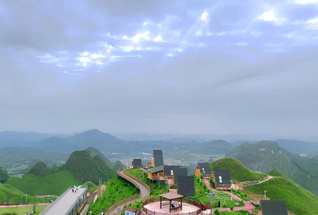 遇見宮崎駿的「天空之城」，夏日簡直不要太美！在廣西自駕直達