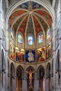 The only papally consecrated church in Spain: Madrid's Almudena Cathedral 🇪🇸