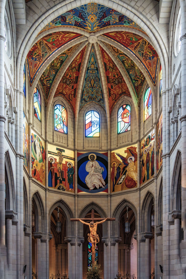 The only papally consecrated church in Spain: Madrid's Almudena Cathedral 🇪🇸