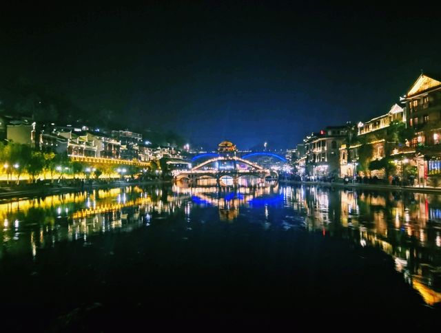 Caching Foenix Feathers: Night Walk through The Fenghuang Ancient City