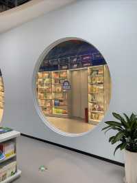[新華書店，目前係海口最舒服嘅地方！！]
想借用網絡同空調嘅朋友，一定唔可以錯過呢個好去處——新華書[新華書店，目前係海口最舒服嘅地方！！]。