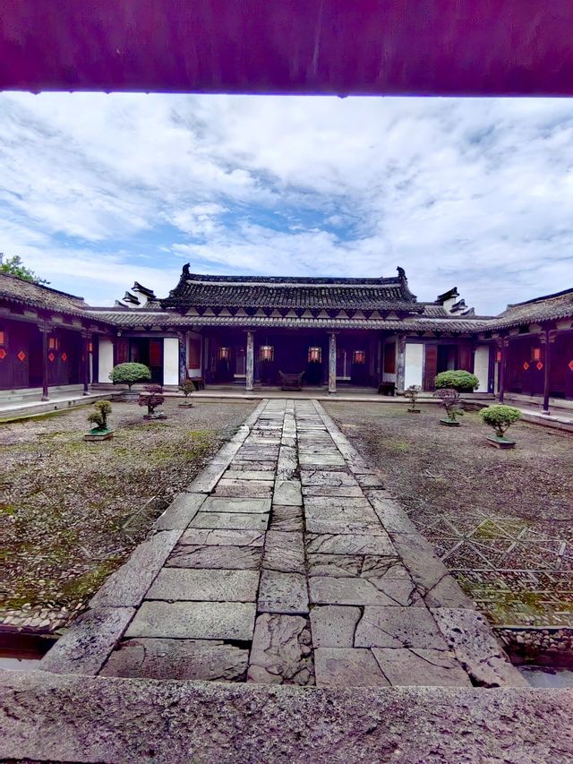 金華盧宅| 北有故宮 南有盧宅。