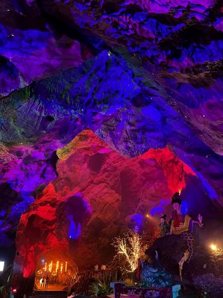 New Summer Getaway | Shangluo Zuoshui Cave. 