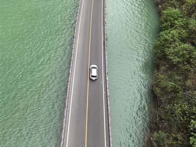 大渡河金口大峽谷，感受蜀道之難。