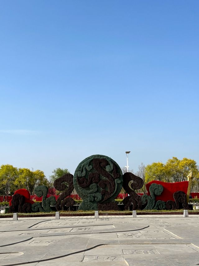 月湖畔，邂逅詩意畫卷，漫步商丘的「城市之眼」。