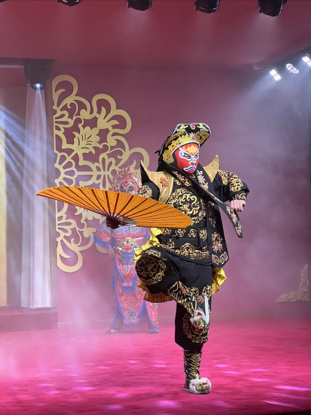 New experience in Chengdu, Sichuan opera performance will open your eyes!