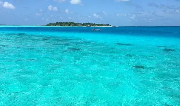 Discovering the Beauty of Velavaru Island in the Maldives