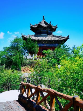 A Comprehensive Travel Guide to Kongtong Mountain and Surrounding Cuisine