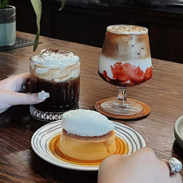 🇲🇴澳門官也街美食必衝！藏咖啡氹仔店一口封神☕️