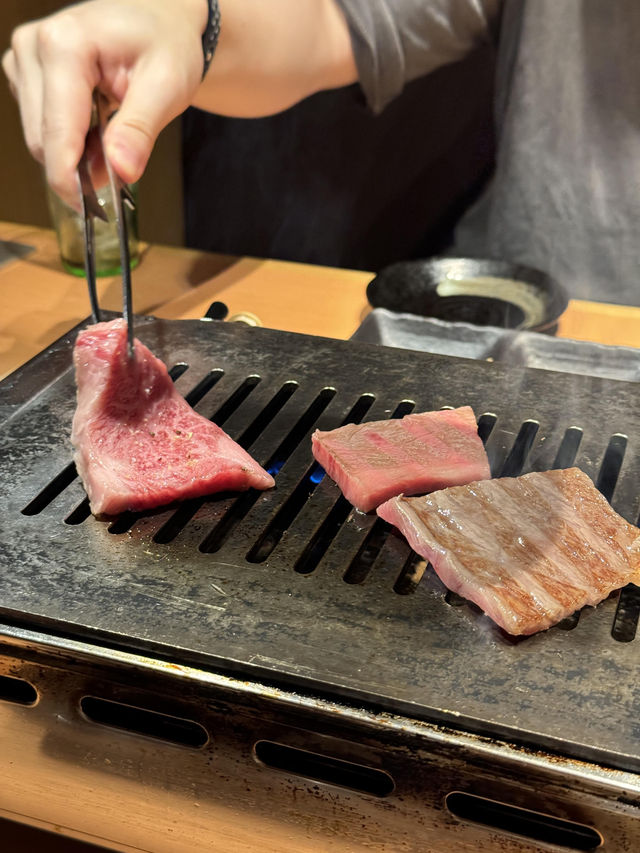 大阪心齋橋必吃！這家烤肉直接封神🥩黑毛和牛控衝就對了！