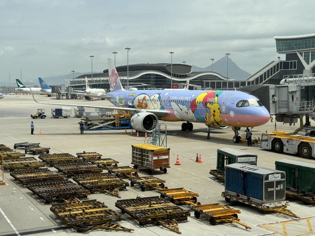 📸香港機場拍機打卡｜邂逅日出與可愛「皮卡丘」