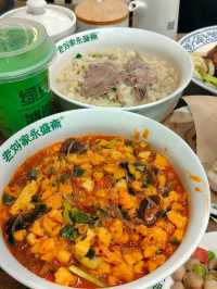 嚟呢度食泡饃嘅都係本地人，真係老陝認證。