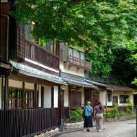 大阪隱藏版寶藏地✨箕面公園：瀑布、古寺與森林的完美邂逅