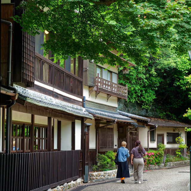大阪隱藏版寶藏地✨箕面公園：瀑布、古寺與森林的完美邂逅