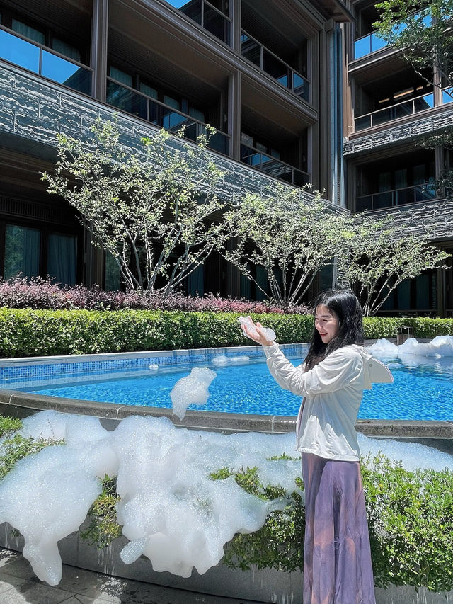 闖入水墨江南的逍遙秘境，解鎖夏日玩水新姿勢