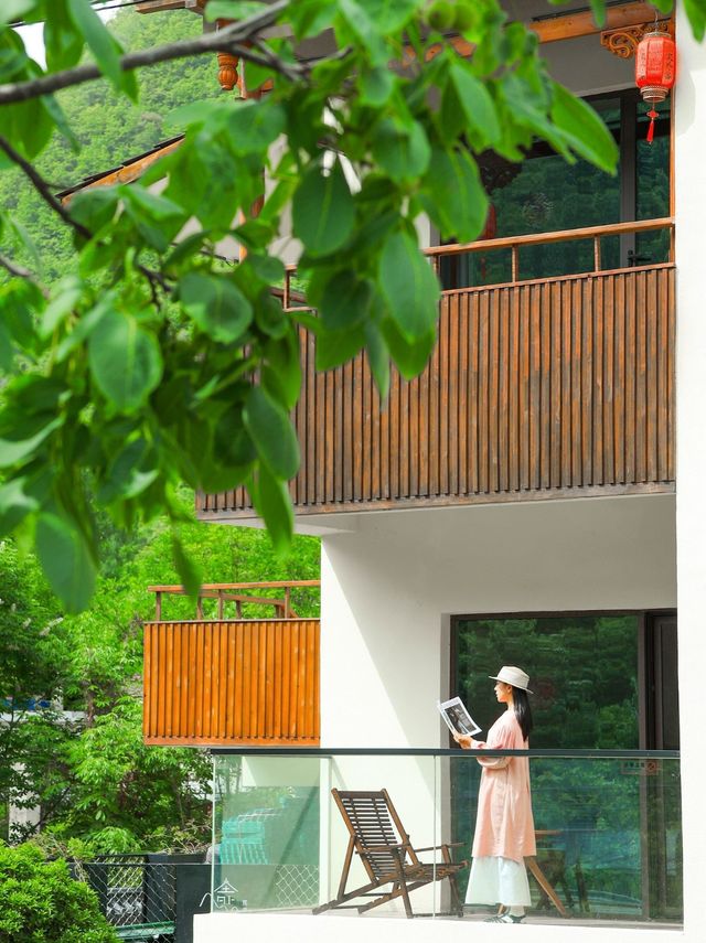 來留霸住我屋企大露台山景房，今個禮拜有房