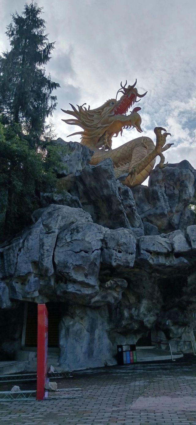 中華洞天探秘：溶洞漂流奇遇記！