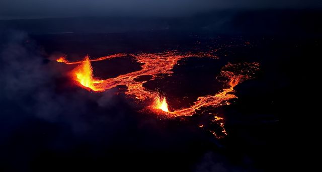 冰島火山徒步｜闖入末日般的熔岩世界