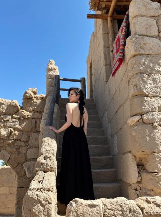 Travel through a thousand years and explore the ancient city of Loulan!!
