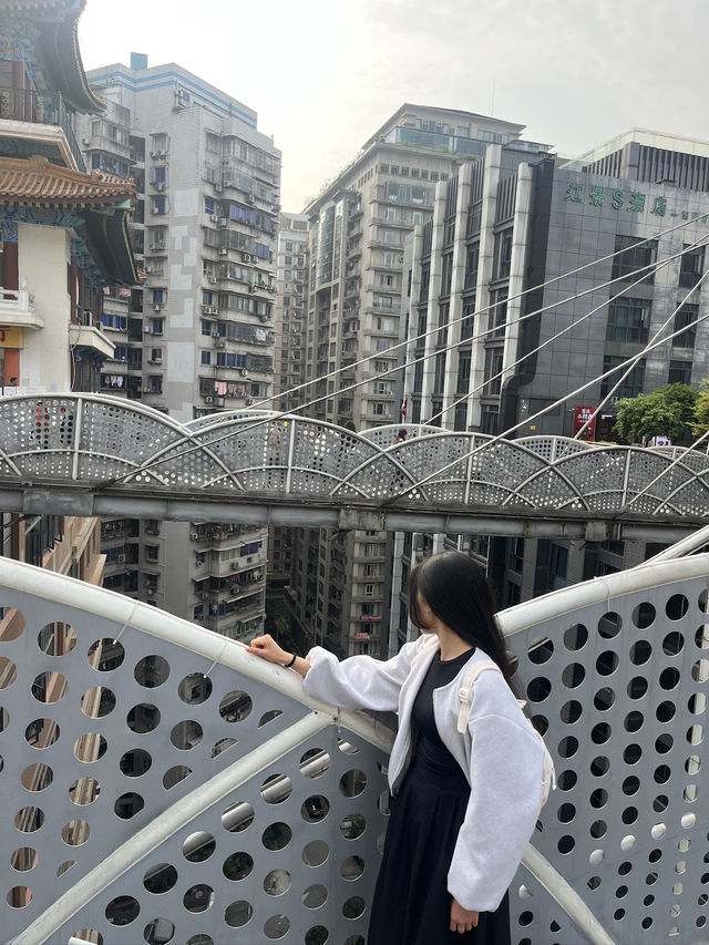 Chongqing in 3 Days: Urban Vibes, Scenic Wonders & Delicious Hotpot