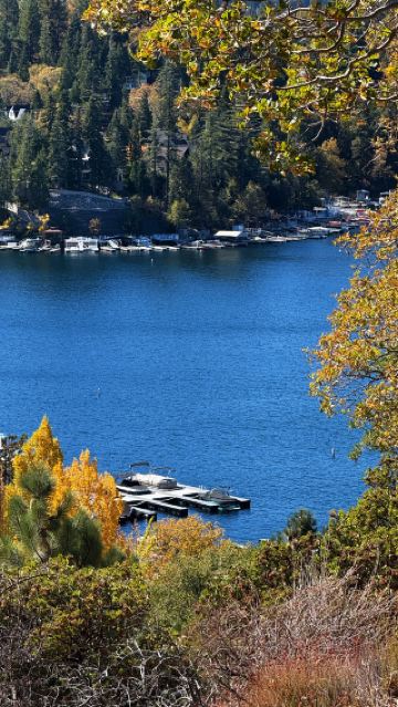 บันทึกการเที่ยวฤดูใบไม้ร่วงที่ทะเลสาบแอโร่ว์