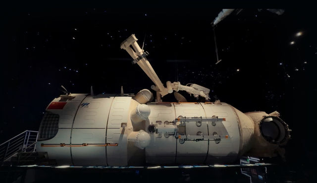 在上海天文館,我好像闖進了科幻片的布景裡 在上海天文館,我好像闖進了科幻片的布景裡