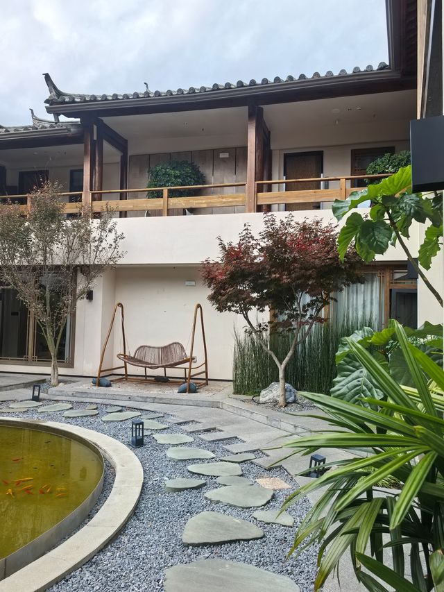 麗江又下雪了，冬日裡的樸致更溫暖。