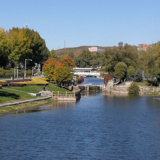 東北小瑞士！伊春秋色絕絕子