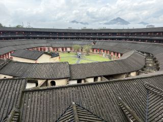 雨中的道韻樓