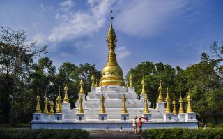 การเดินทาง: แนะนำให้ขับรถเอง ใช้เวลาประมาณ 20 นาทีจากอำเภออิงเจียง สะดวกมาก ค่าเข้าชม: ฟรี