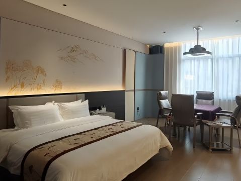 Road trippers, rejoice! The parking situation at this Gucheng hotel is a dream