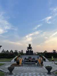 เดินเล่นชมพระอาทิตย์ริมทะเลสาปทุ่งนาเชย