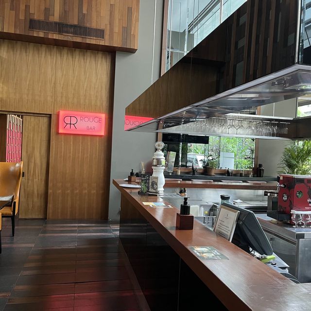 โรงแรมหรรษา (Hansar hotel)