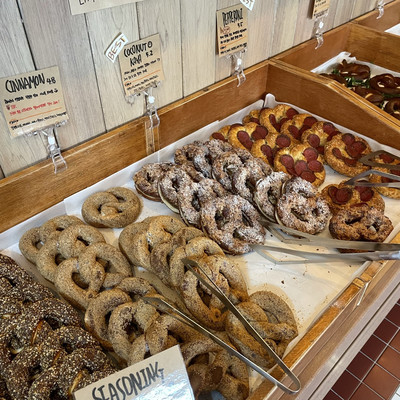 뚝섬 신상 프레첼 맛집, 브래디포스트 성수점 | 트립닷컴 서울