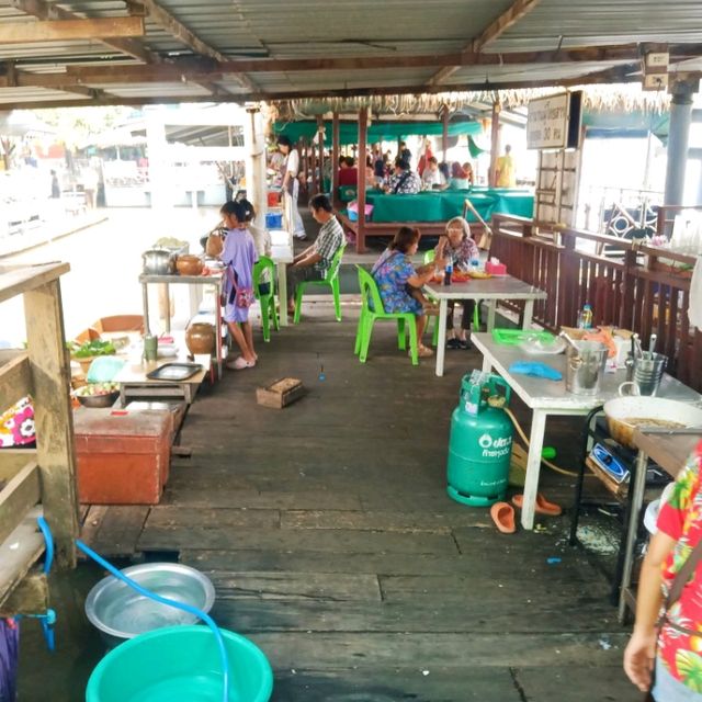 ตลาดน้ำตลิ่งชัน กรุงเทพ
