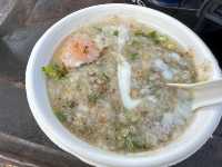 ตลาดเช้าของกินริมทะเล หาดในยาง ภูเก็ต