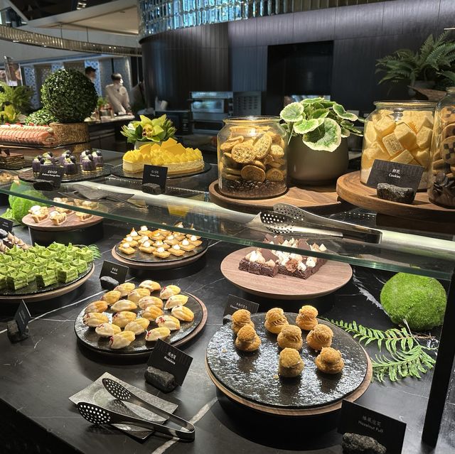 台北美食，晶華酒店Buffet 柏麗廳，異國料理種類多、海鮮新鮮、生魚片、壽司🍣、甜點任選！
