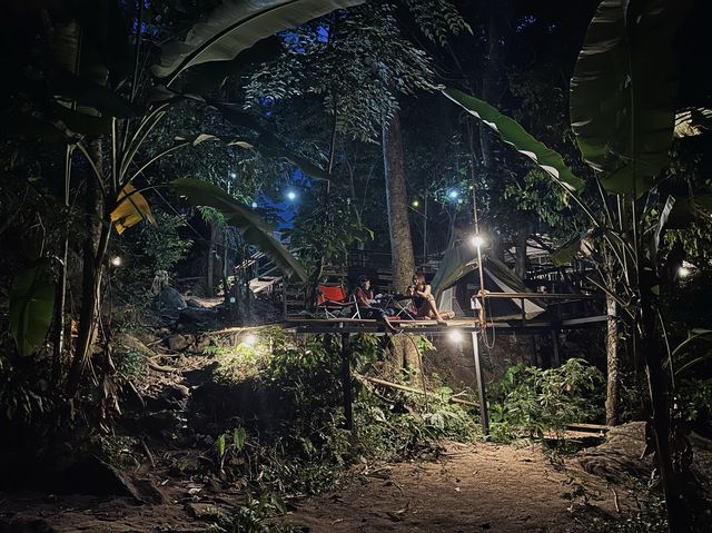 The Hidden Falls ในสวนลับ ลานกางเต็นท์ริมลำธาร🌿