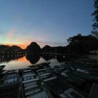 Ninh Binh, VN - Sunsets, Boats and Mountains