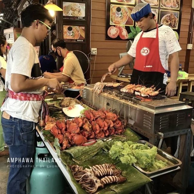 ตลาดน้ำอัมพวา