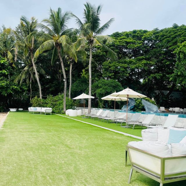 พักผ่อนติดริมทะเลที่ Veranda Resort 