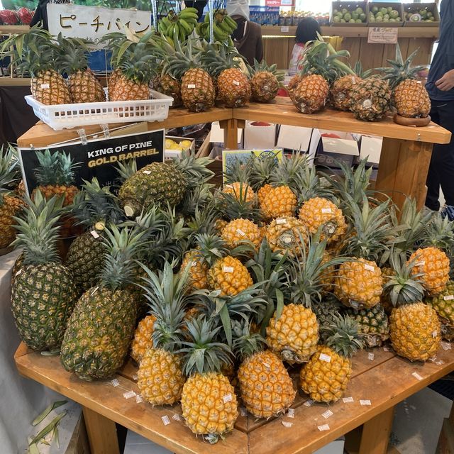 沖縄今帰仁「古宇利島の駅ソラハシ」新鮮な沖縄県産フルーツやカフェ、フードコート、土産が揃うおすすめ南国の道の駅