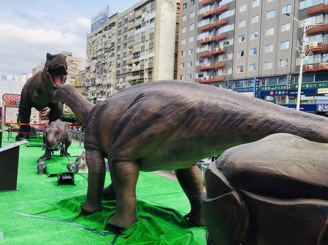 台北｜🦖🦕暑假親子拍照📷打卡好去處📍 Far Eastern SOGO Taipei Zhongxiao Store 遠東SOGO 台北忠孝館