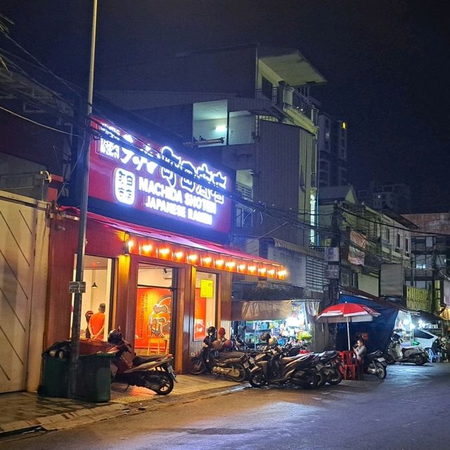 柬埔寨金邊。邊日食?  金邊町田商店