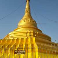 เจดีย์ ShweSanTaw เมืองเย่ เมี่ยนม่า  