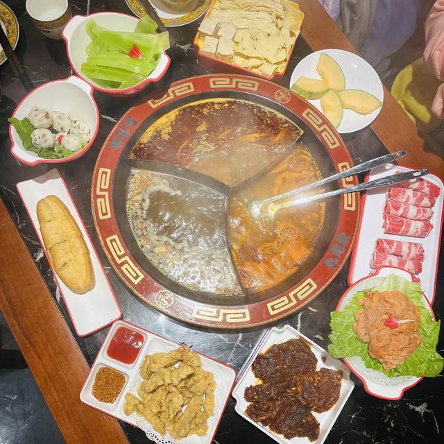 👑 油麻地宮廷風火鍋店
