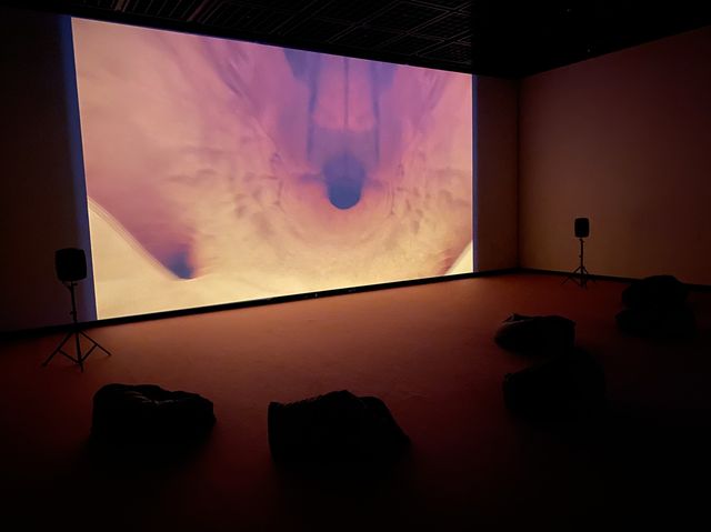 東京・恵比寿。写真と動画による作品を楽しむことができます『東京都写真美術館』