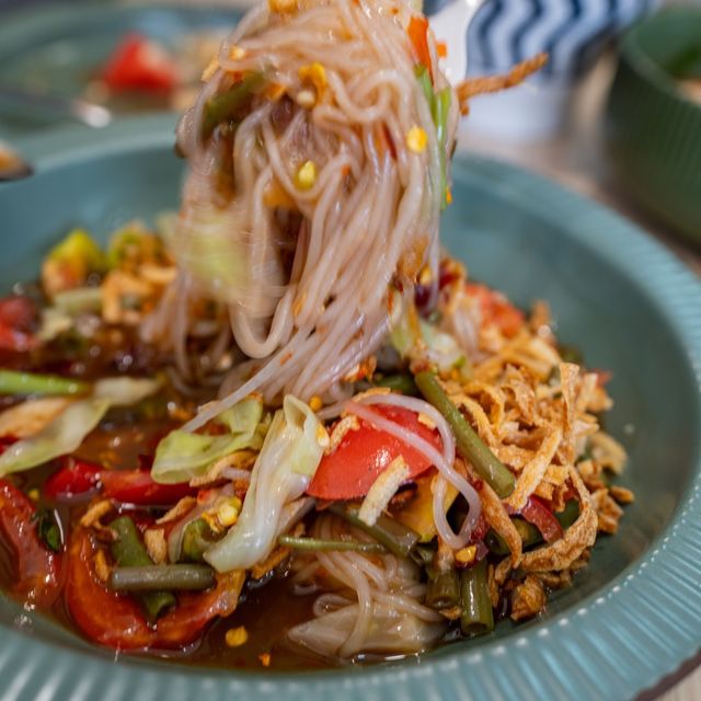 เที่ยวหัวหิน แวะกิน "ตำละกอ" 