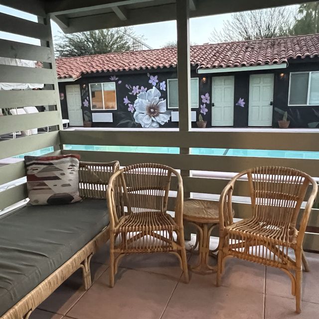 Fleur Noire Hotel โรงแรมบูติคใน Palm Spring, CA.